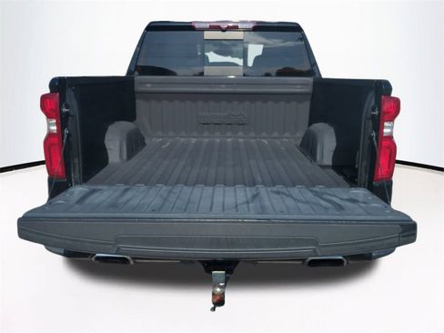 Used 2022 Chevrolet Silverado 1500 High Country w/ High Country Premium Package AWD/4WD image 14