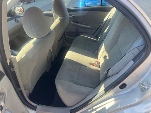 Used 2013 Toyota Corolla LE FWD image 7