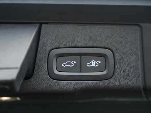 Certified 2025 Volvo XC60 B5 Plus w/ Climate Package AWD/4WD image 11