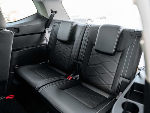 New 2026 Volkswagen Atlas SE image 11