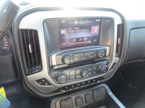 Used 2015 GMC Sierra 1500 SLT w/ Driver Alert Package AWD/4WD image 32
