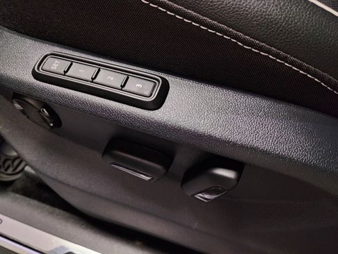 Used 2024 Volkswagen Tiguan SEL R-Line image 18