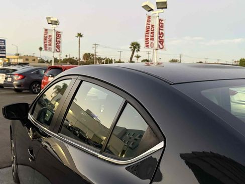Used 2018 MAZDA MAZDA3 Touring FWD image 68