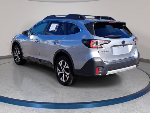 Used 2022 Subaru Outback Limited XT image 7