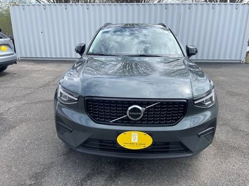New 2026 Volvo XC40 B5 Core w/ Protection Package Premier AWD/4WD image 2