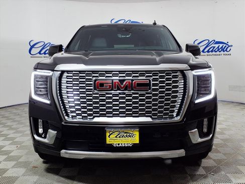 Used 2024 GMC Yukon XL Denali w/ Denali Reserve Package image 3