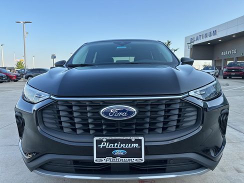 Used 2025 Ford Escape Active FWD image 2