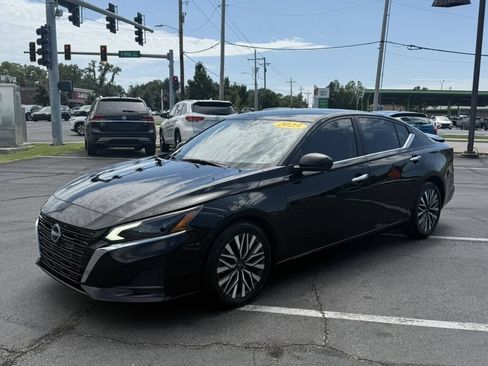 Used 2023 Nissan Altima 2.5 SV FWD image 7