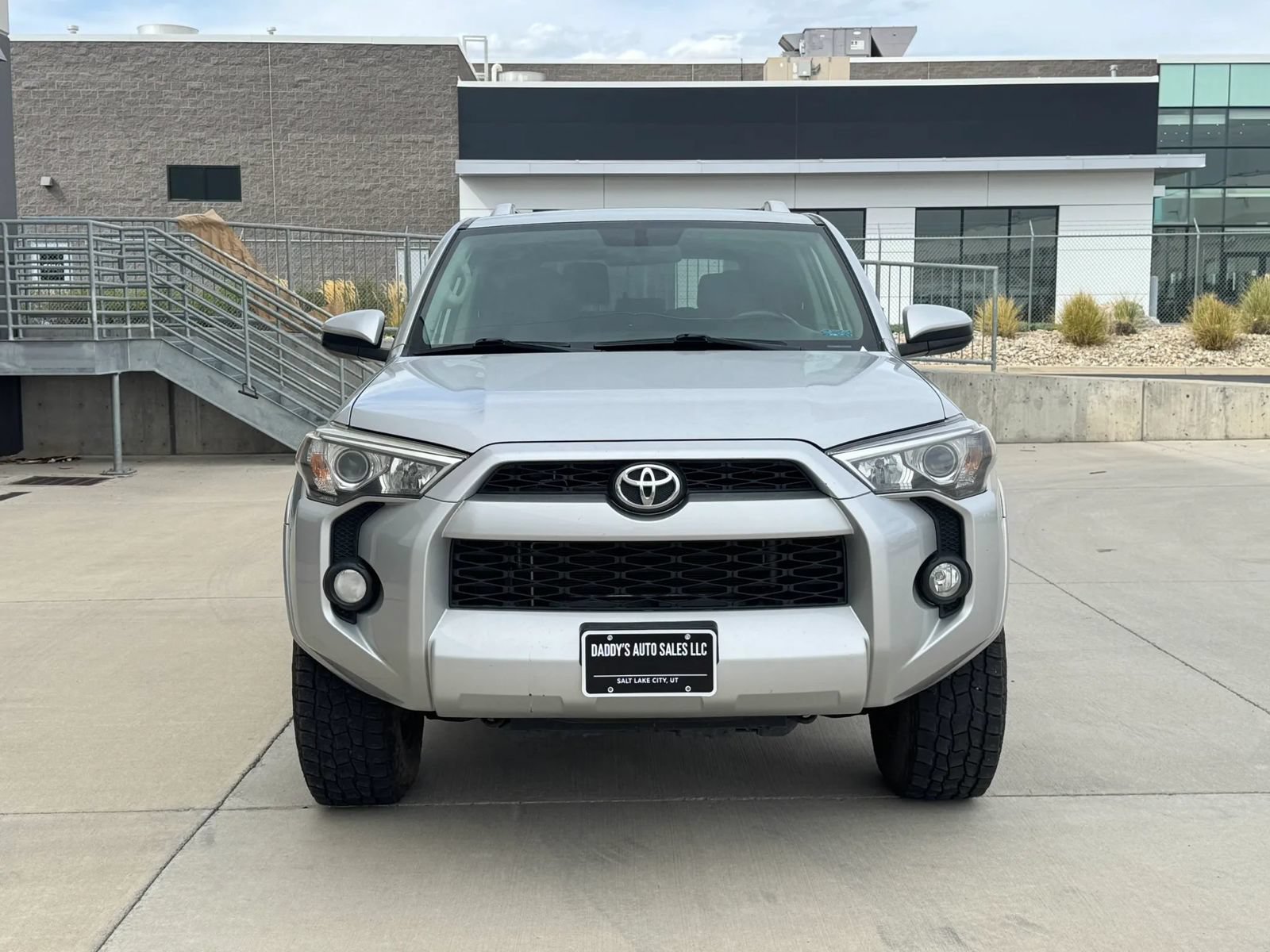 Used 2015 Toyota 4Runner SR5 AWD/4WD image 8