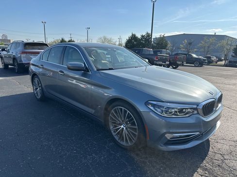 Used 2018 BMW 530i image 2