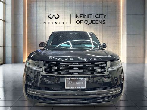 Used 2025 Land Rover Range Rover SE AWD/4WD image 8