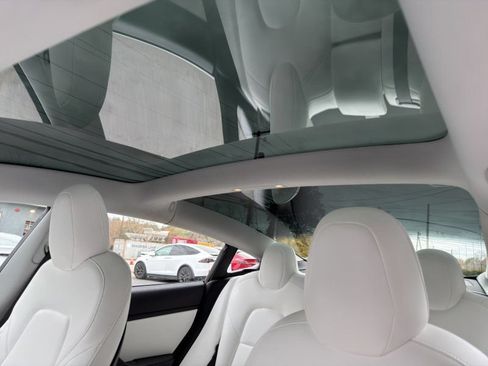 Used 2018 Tesla Model 3 Long Range AWD/4WD image 19
