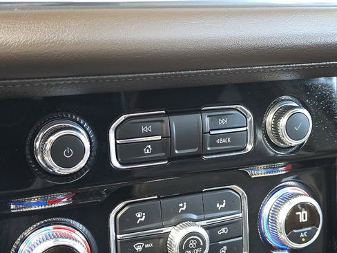 Used 2024 GMC Yukon XL Denali w/ Denali Reserve Package image 31