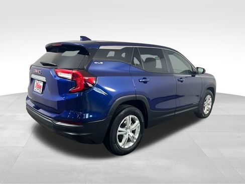 Used 2022 GMC Terrain SLE image 7