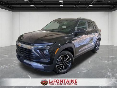 Used 2025 Chevrolet TrailBlazer LT AWD/4WD image 1