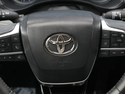 Used 2020 Toyota Highlander Platinum AWD/4WD image 18