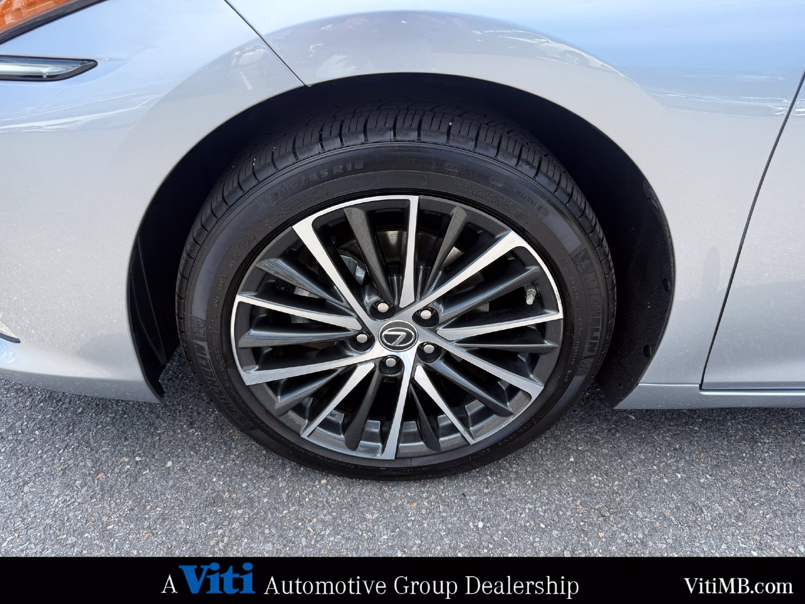 Used 2023 Lexus ES 350 w/ Premium Package FWD image 12
