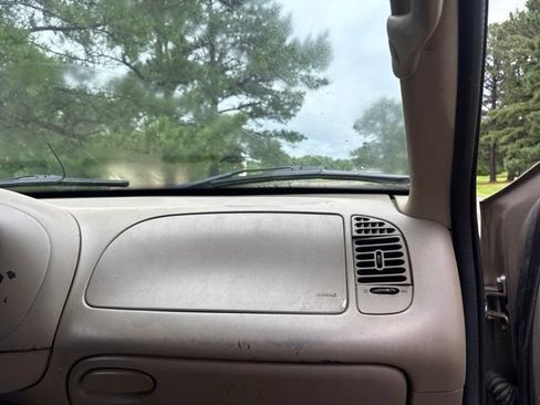 Used 2002 Ford Expedition XLT RWD image 29