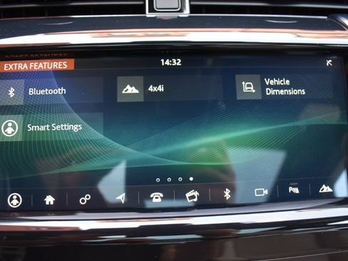 Used 2020 Land Rover Discovery Sport SE AWD/4WD image 29