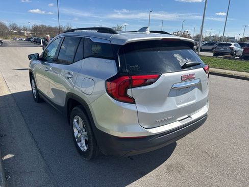 Used 2019 GMC Terrain SLE w/ Driver Convenience Package image 4