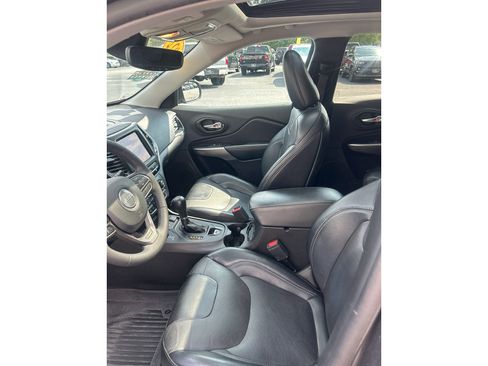 Used 2022 Jeep Cherokee Latitude Lux w/ Sun & Sound Group AWD/4WD image 16