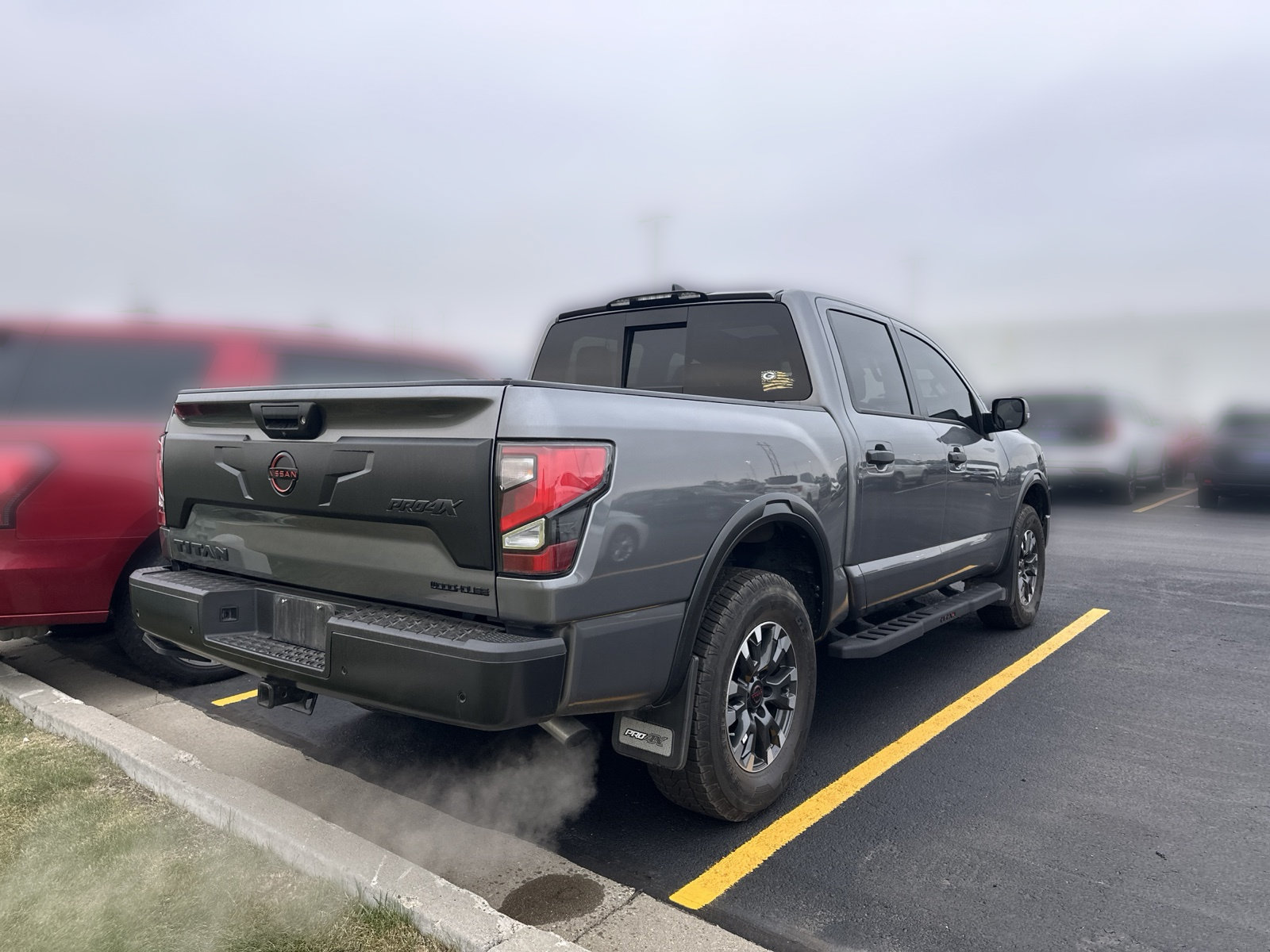 Used 2024 Nissan Titan PRO-4X w/ Pro-4x Convenience Package AWD/4WD image 3