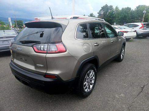 Used 2021 Jeep Cherokee Latitude Plus w/ Mopar Interior Package image 3