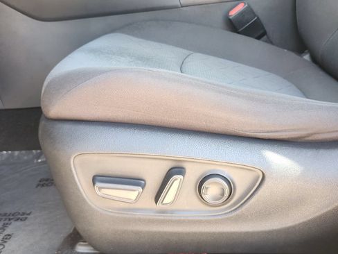 Certified 2022 Toyota RAV4 XLE FWD image 17