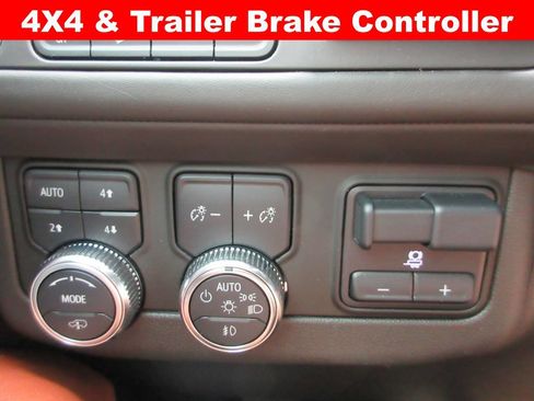 Certified 2023 GMC Yukon Denali Ultimate AWD/4WD image 24