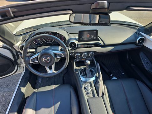 Used 2019 MAZDA MX-5 Miata RF Grand Touring RWD image 12