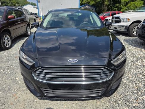 Used 2015 Ford Fusion SE FWD image 2
