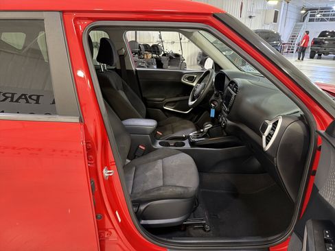 Used 2022 Kia Soul LX w/ Technology Package image 13