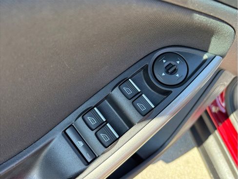 Used 2017 Ford Focus Titanium image 19