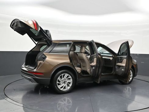Used 2022 Lincoln Corsair FWD image 32
