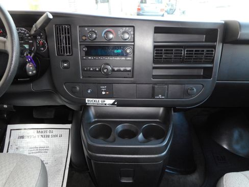 Used 2017 Chevrolet Express 3500 LT w/ LT Preferred Equipment Group image 25