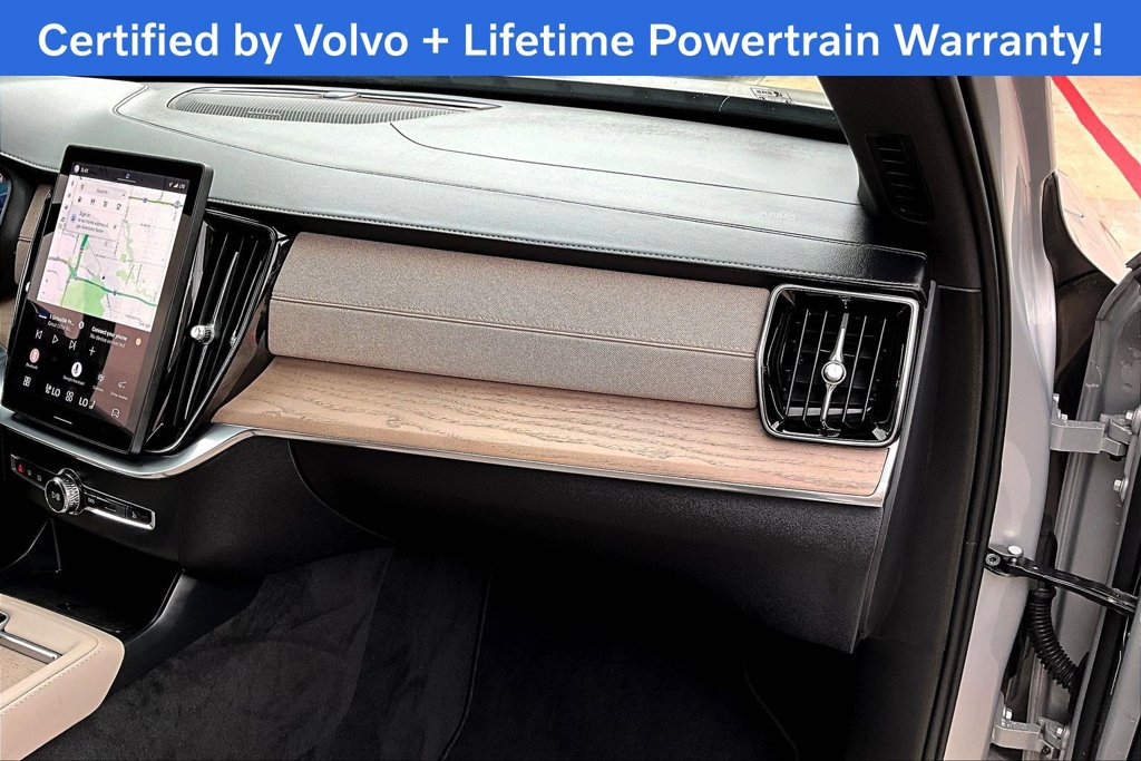 Used 2025 Volvo XC90 B6 Plus AWD/4WD image 21