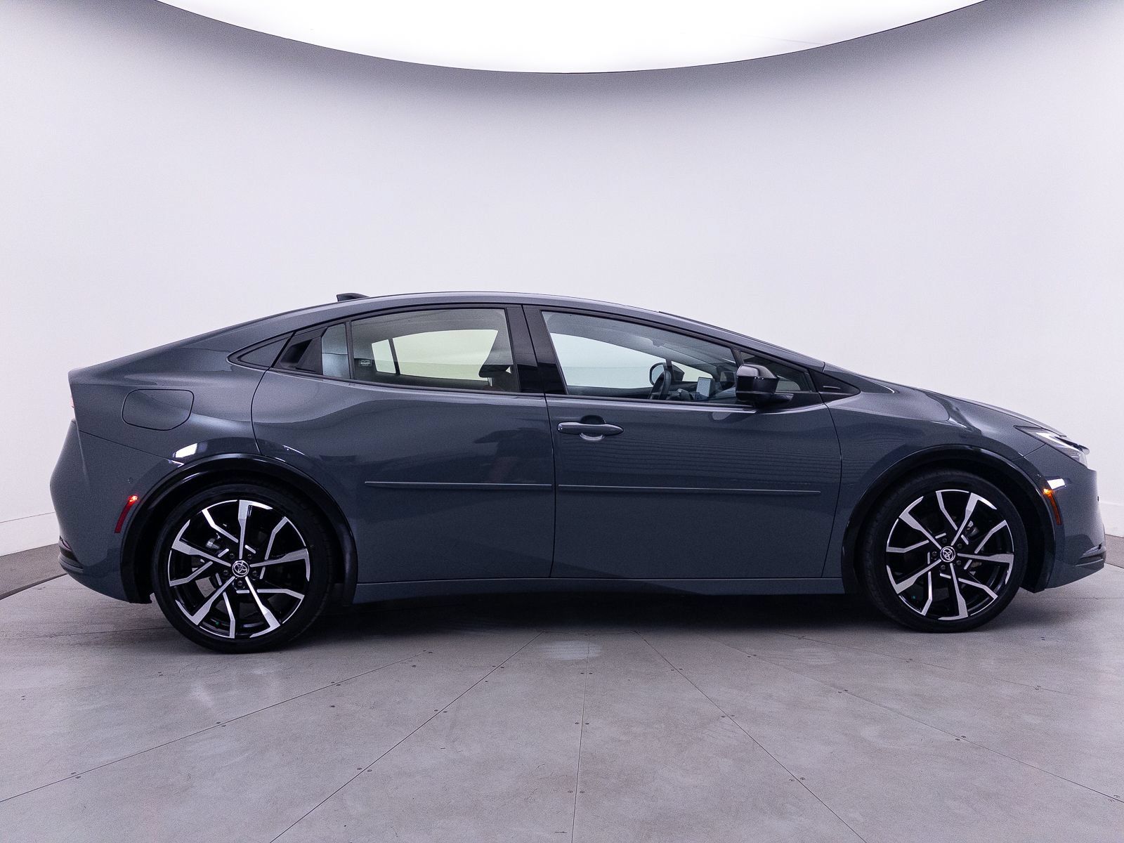 Used 2023 Toyota Prius Prime Premium w/ Advanced Technology Package FWD image 44