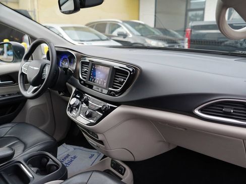 Used 2021 Chrysler Voyager Lxi FWD image 19