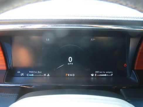 Used 2019 Lincoln Navigator Select image 28