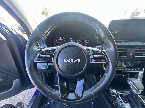 Certified 2023 Kia Seltos EX image 11