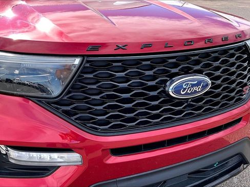 Used 2020 Ford Explorer ST w/ ST Street Pack image 32
