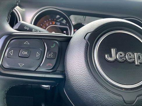 Used 2023 Jeep Gladiator Sport AWD/4WD image 25