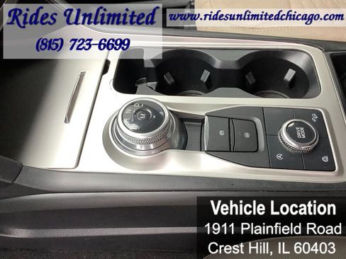 Used 2020 Ford Explorer XLT image 17