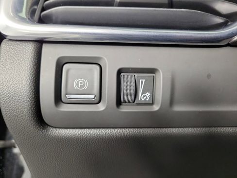 Used 2021 Cadillac XT4 Sport w/ Enhanced Visibility Package FWD image 30