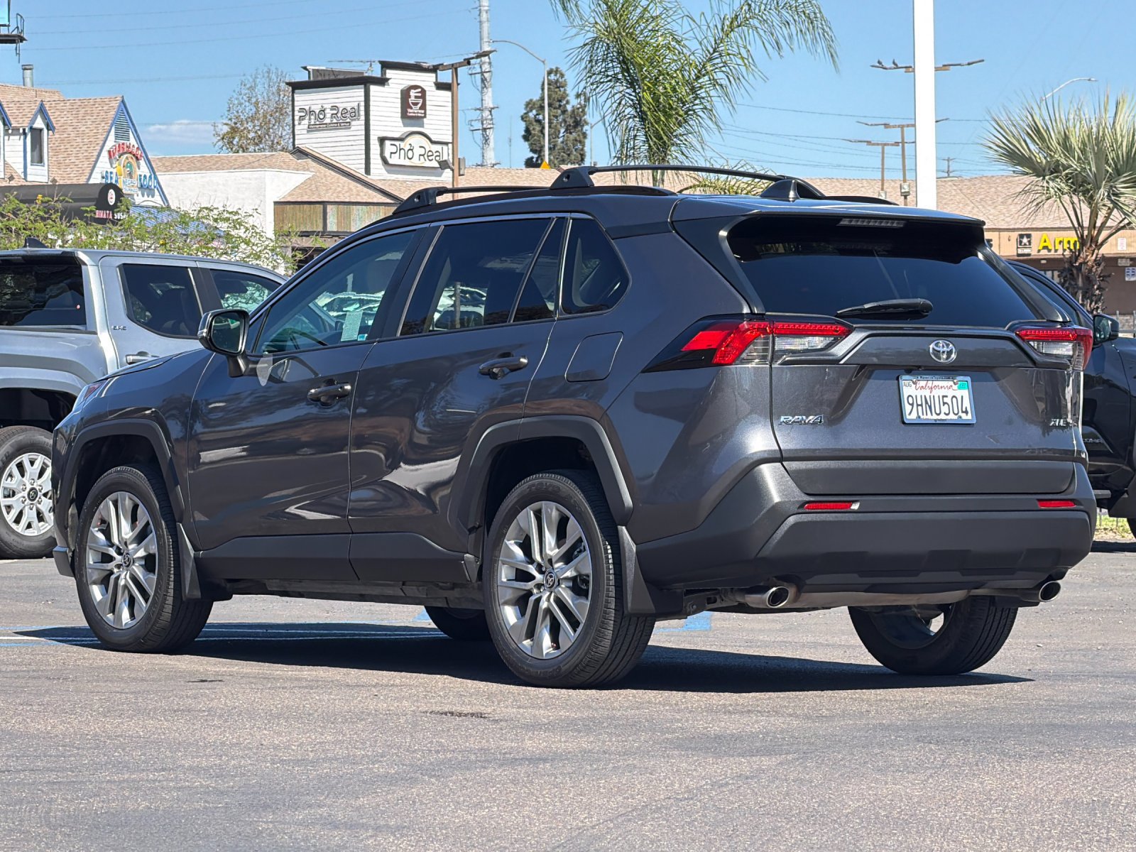 Used 2023 Toyota RAV4 XLE Premium FWD image 3