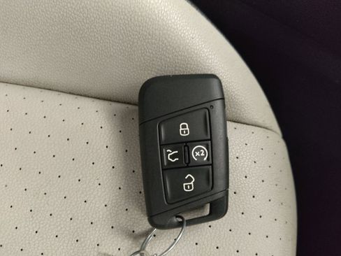 Used 2021 Volkswagen Jetta R-Line w/ R-Line Cold Weather Package FWD image 32