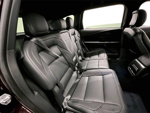 Used 2025 Lincoln Nautilus Premier w/ Jet Appearance Package image 21