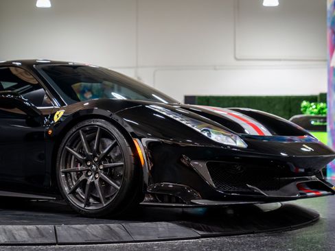 Used 2020 Ferrari 488 Pista Coupe image 13