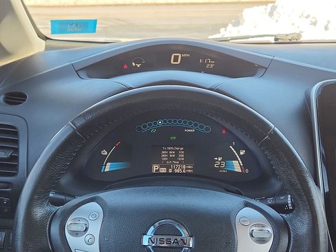 Used 2015 Nissan Leaf SL w/ Premium Package image 14