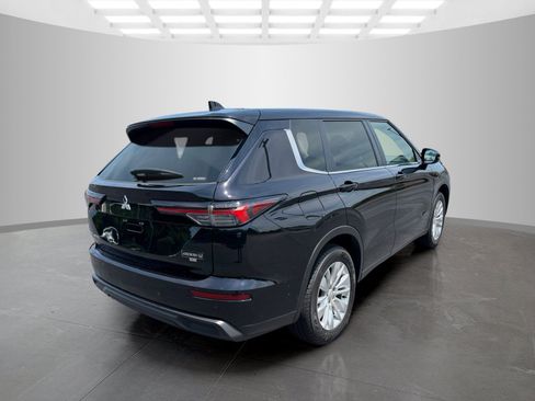 Used 2025 Mitsubishi Outlander ES AWD/4WD image 7